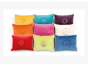 Chakra Kissen Chakra cushions with sparkling chakra symbols made of crystals